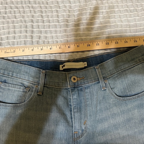 Levi’s Women’s Denim Jean Shorts Sz 10 - Picture 9 of 10